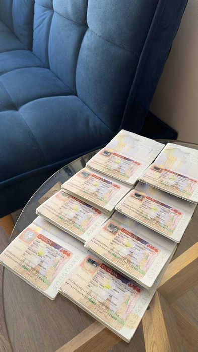 Віза до Канади. Вклейка візи в паспорт. Канада. Канадська віза. Canada