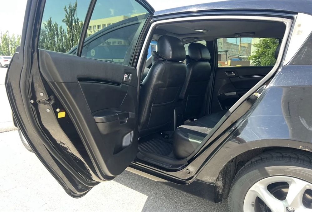 Geely Emgrand EC7-RV 2013