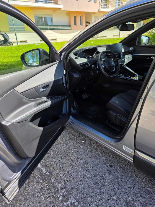 Peugeot 5008 Allure Pack 1.5 BlueHDI EAT8 - Ano 2023