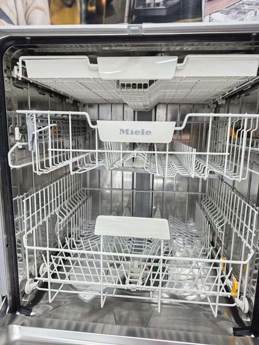 Нова посудомийна машина 81 см Miele  A+++ супер економічна  низька