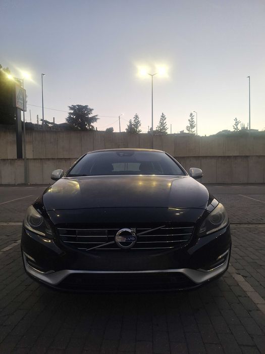 Carro Volvo v60 híbrido 2013