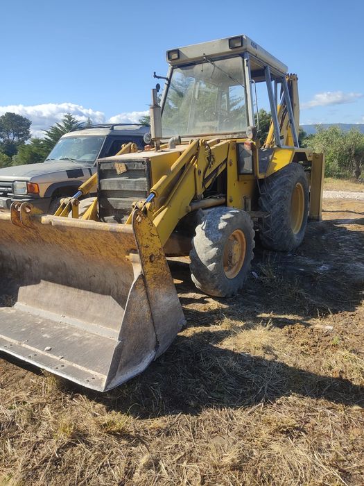 Jcb 3CX sem/doc. Alcanena E Vila Moreira • OLX.pt
