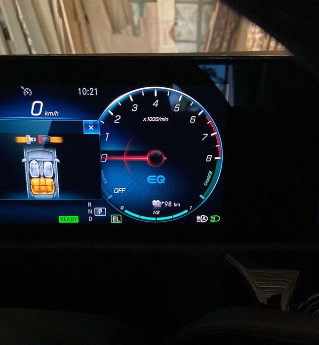 Mercedes-Benz A250e Limousine AMG Versão 100 km Autonomia