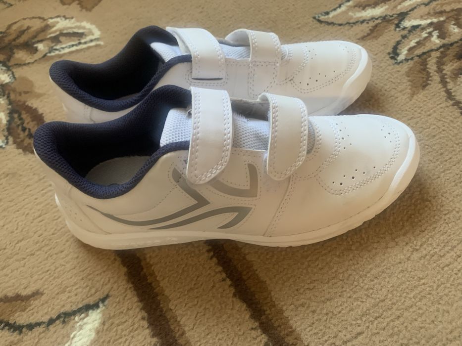 Кросівки. Розмір 38