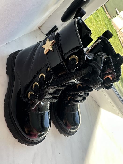 Продам дитячі ботинки Marines