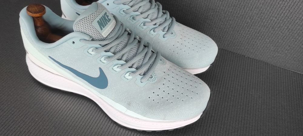 Кроссовки для бега Nike AIR ZOOM VOMERO 13 42р Ориг
ПРО РОЗСТРОЧКУ