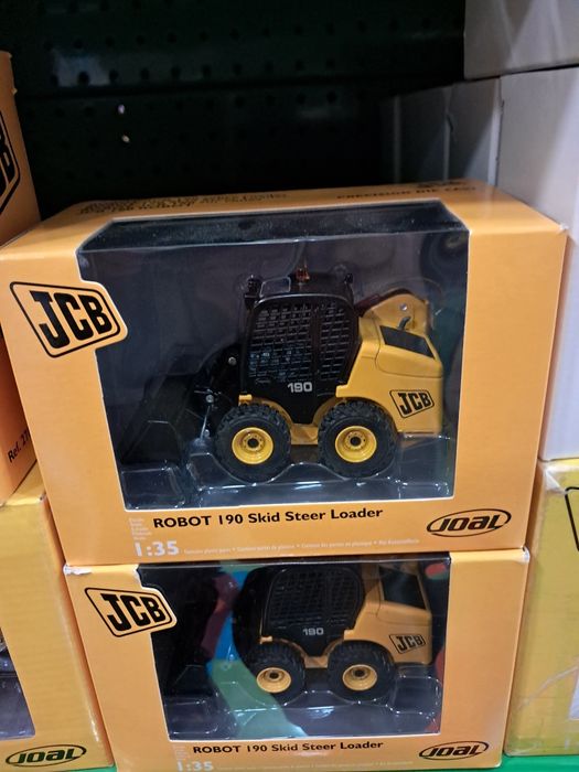 Maquinas miniaturas em metal da Joal