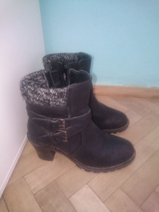 czarne botki zimowe na słupku rozm.39 CCC