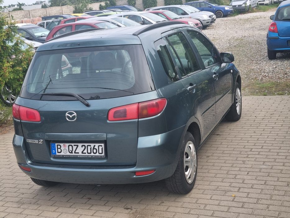 Ładna mazda 2 maly przebieg 153 tys bez rdzy