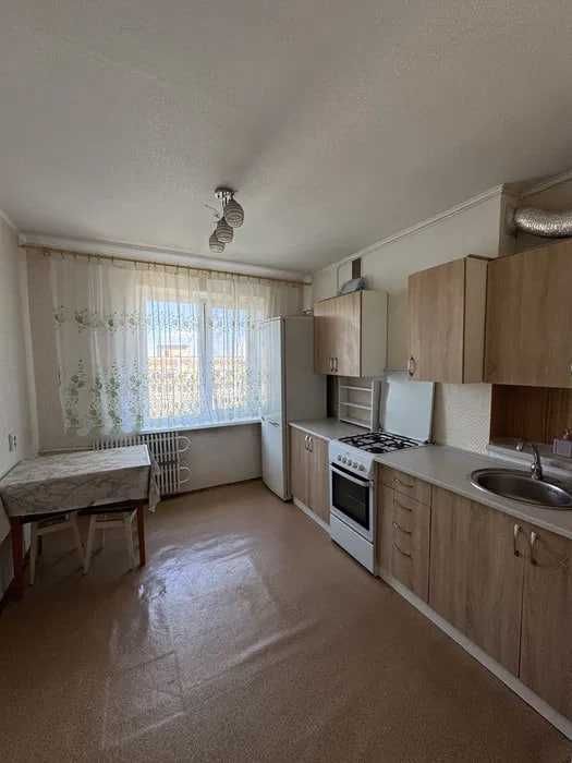 Продам 3 комн. квартиру проспект Поля / Медтехника.