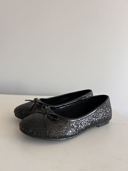 Piękne dziewczęce balerniki czarne mieniące się w słocu rozmiar 31