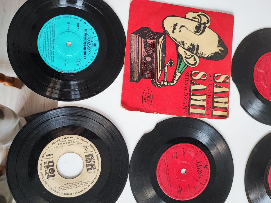 Zestaw małych płyt winylowych