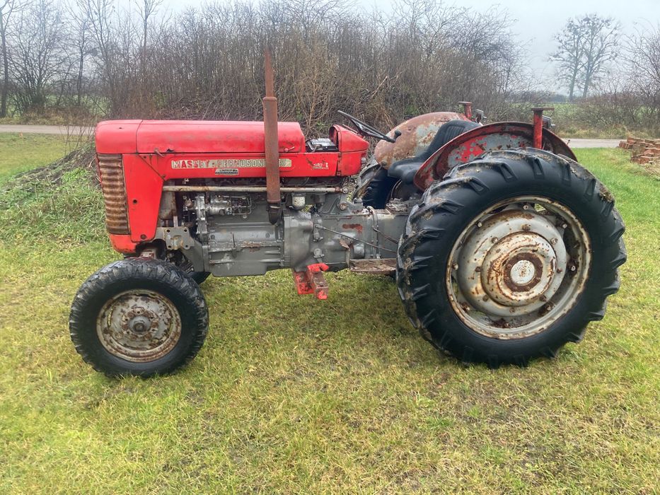 Traktor MASSEY Ferguson 65