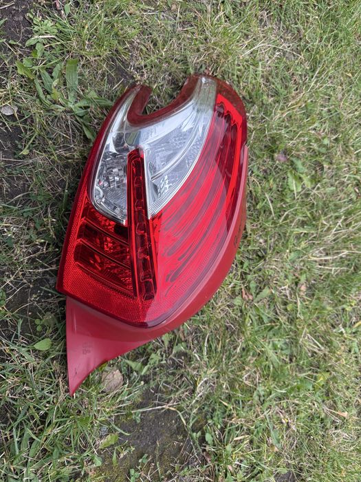 Lampa tylna lewa Peugeot 208