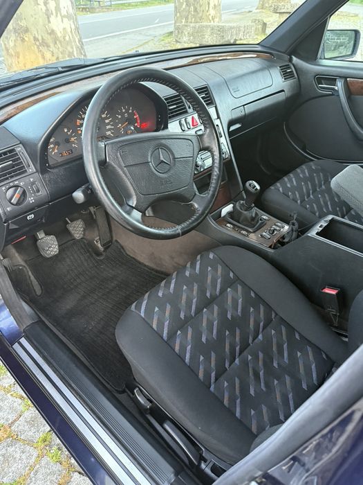Automóvel Mercedez 220cdi