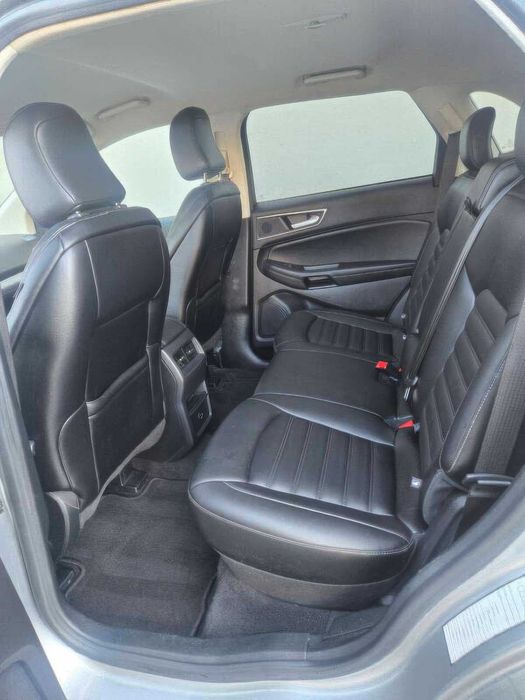 Ford Edge      2021