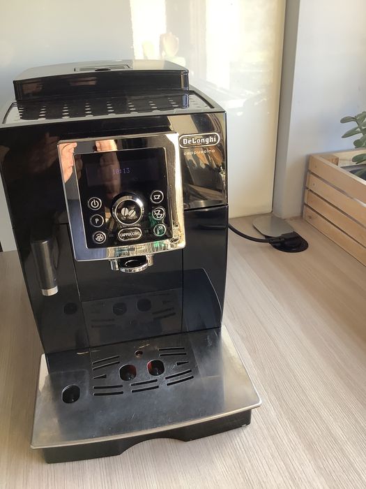 Ekspres do kawy DeLonghi cappuccino