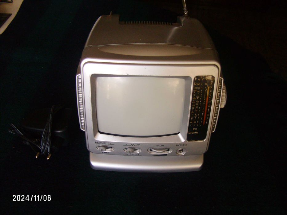 mini televisor com rádio incorporado
