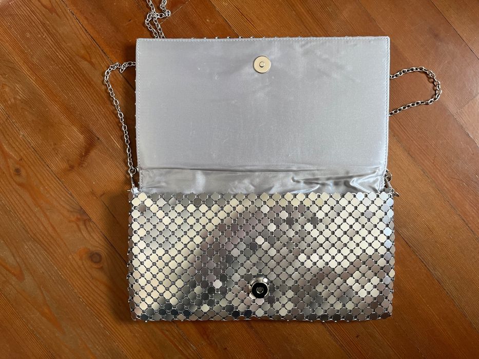 Clutch de cerimónia prateada