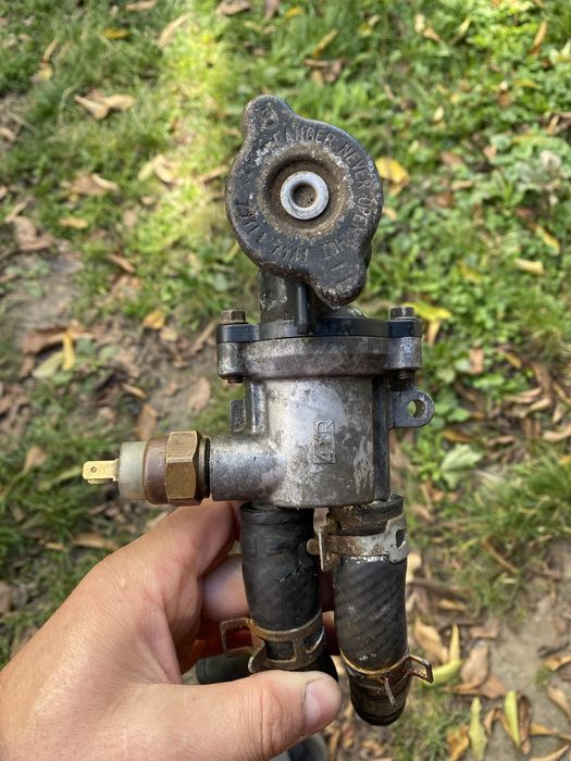 корпус термостата Yamaha FZS600