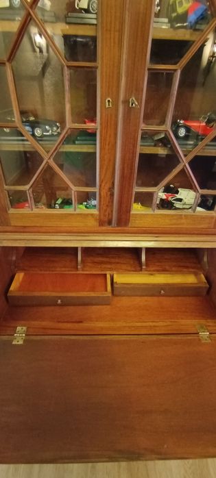 Escrevaninha com estante madeira mogno