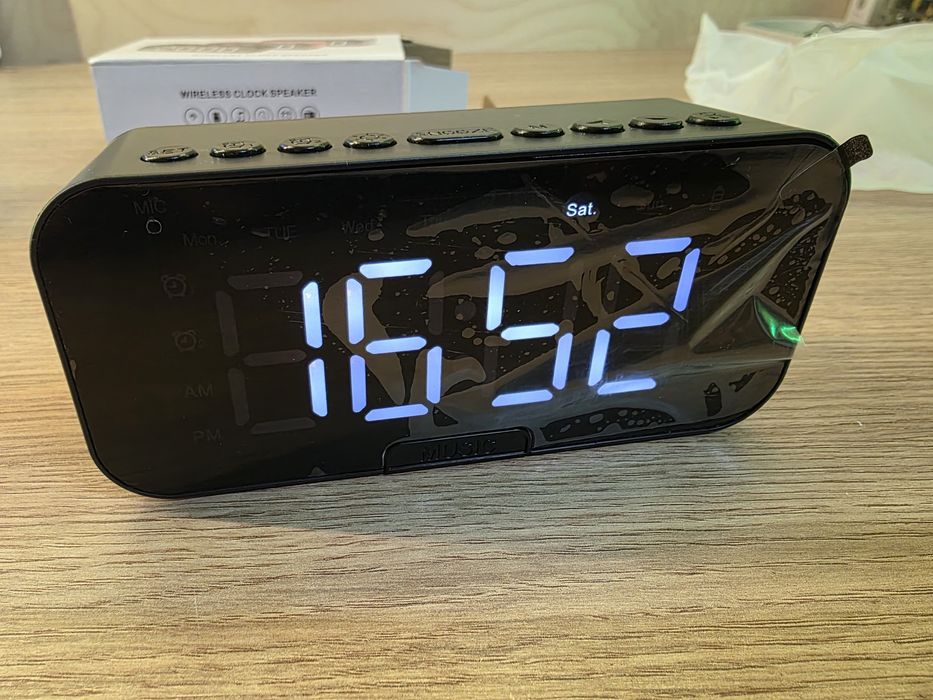 Bezprzewodowy głośniki Bluetooth zegarowy - radiowy