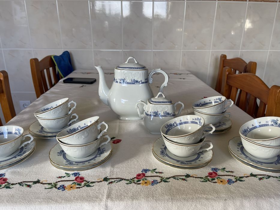 Vista Alegre Margão azul -serviço de chá