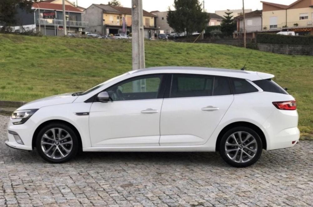 Renault megane sport tourer gt line 2017