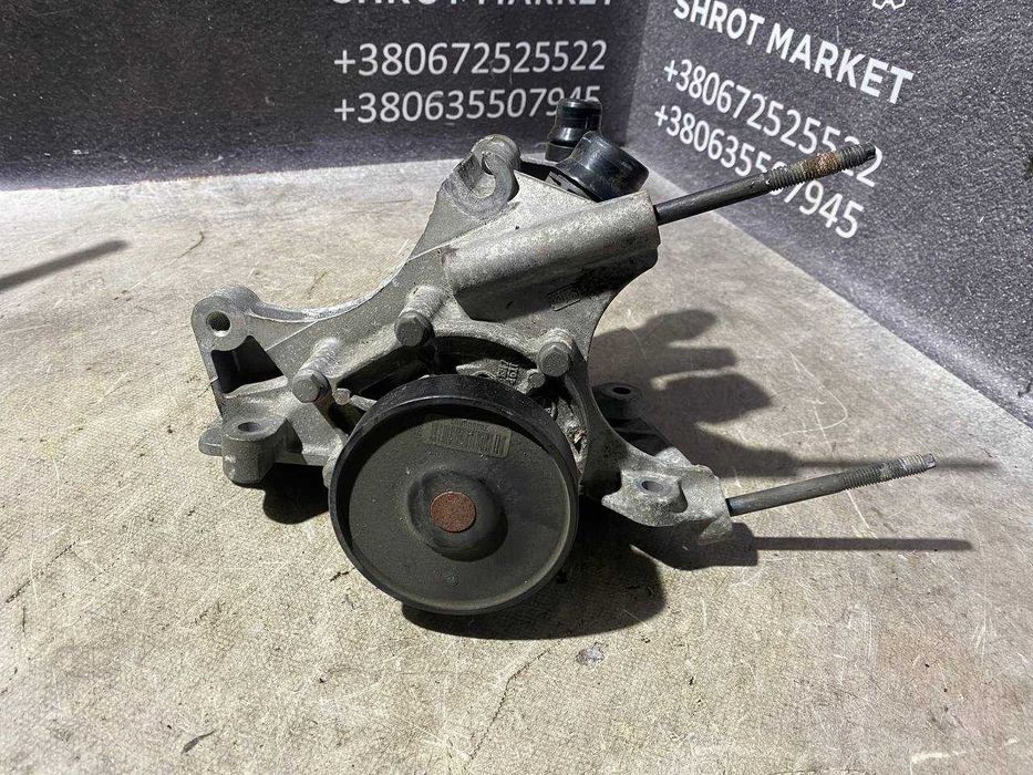 Водяний насос помпа охолодження в зборі Toyata Rav 4 XA40 / Avensis T27 2.0d 782300803