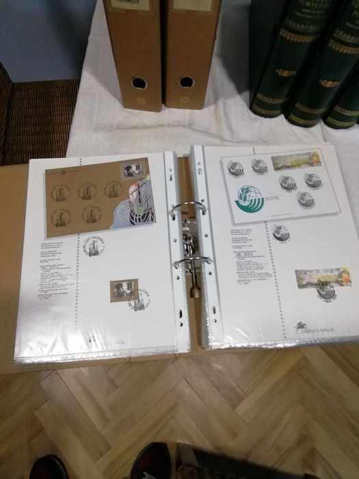 Colecção selos de Portugal completa.