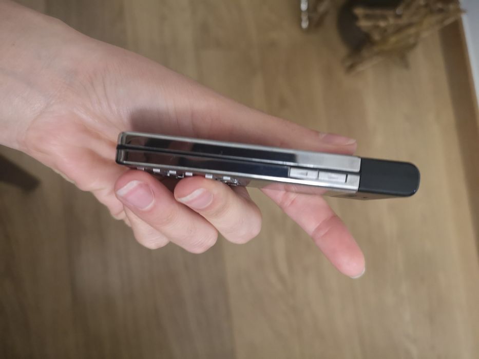 LEVI'S Luxury 'The Original' Collectible Mobile Phone – New/Rare64729890181761124