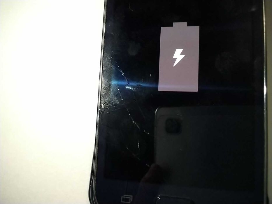 Телефон Samsung DUOS  под ремонт или на запчасти