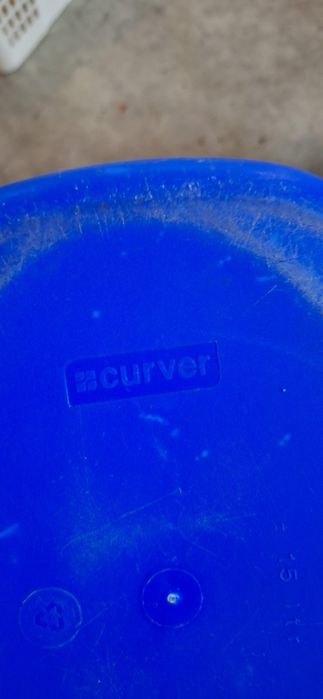 Baldes dois e cestos de arrumos