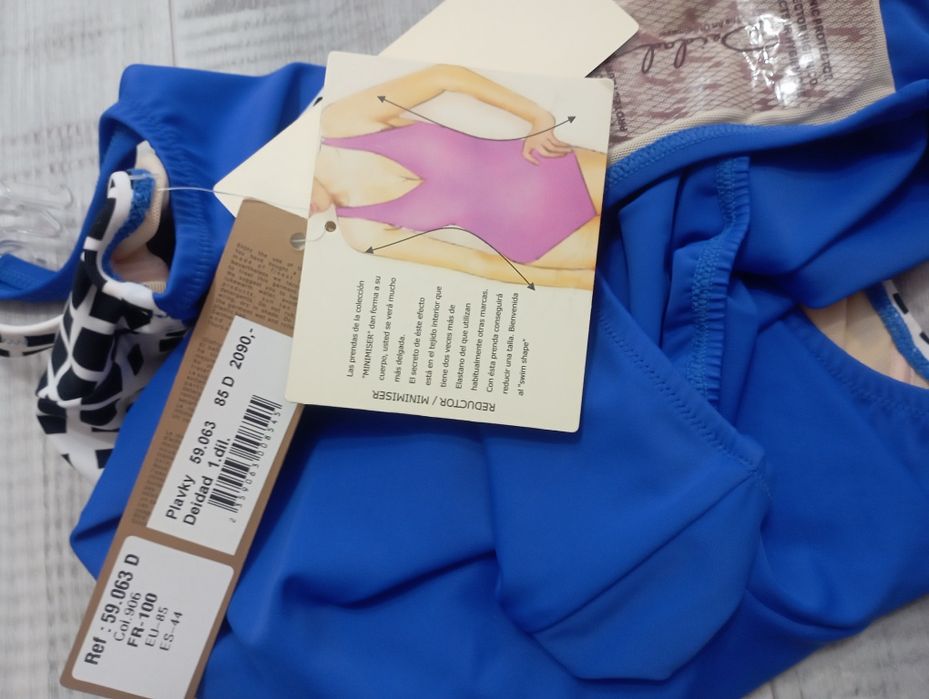 Новий суцільний купальник Deidad р. М