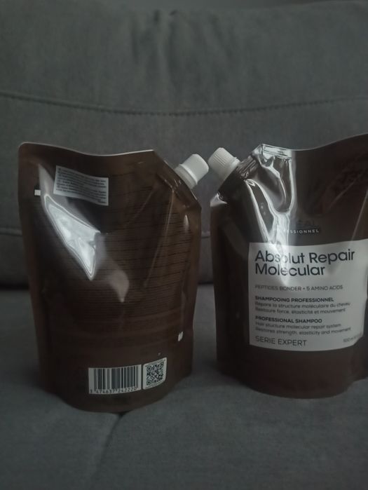 Sprzedam dwa  szampon zapas L'Oreal Absolut Repair Molecular