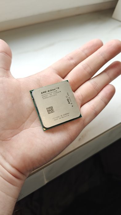 Продаю старые компьютерные комплектующие