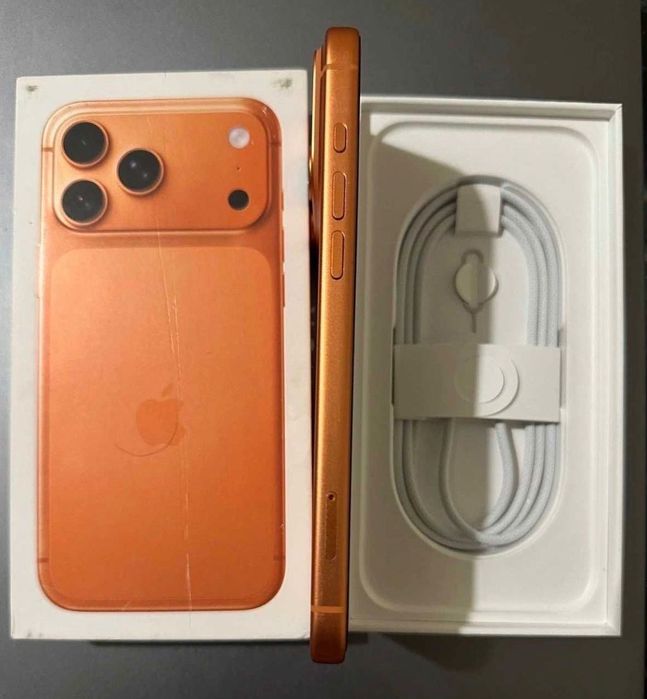 Telefon iPhone 17 pro max 256gb Cosmic Orange
