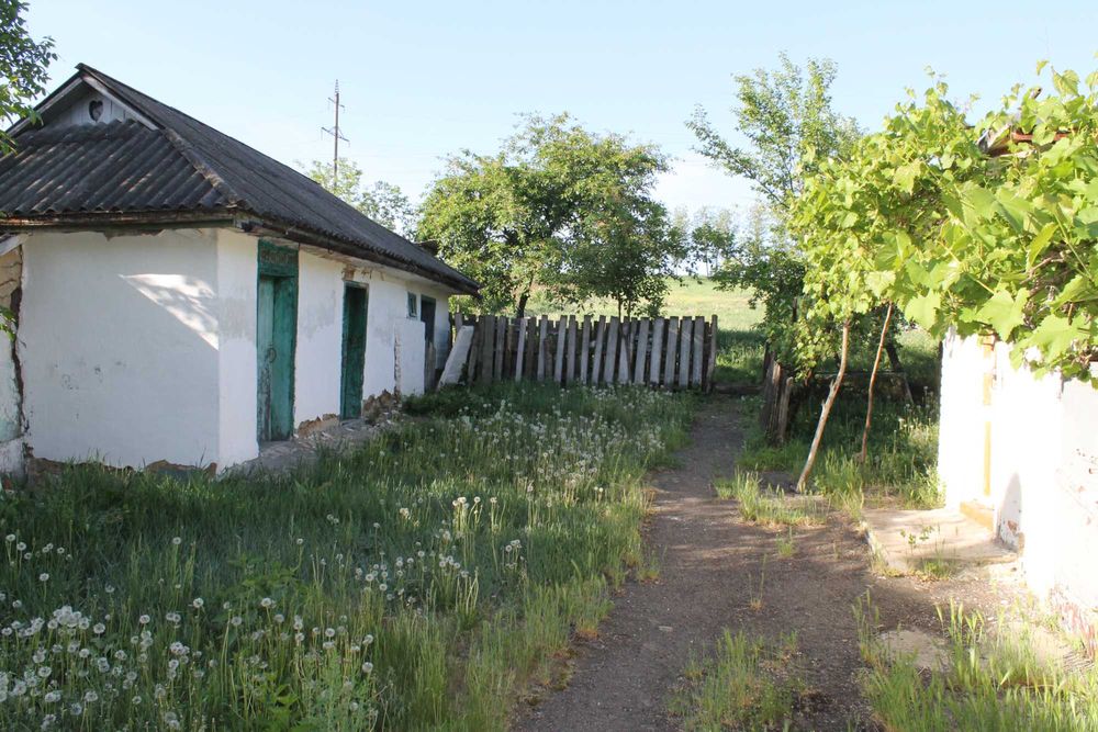 продаю хату с.Северинівка Тростянецький р-н Вінницька обл.
