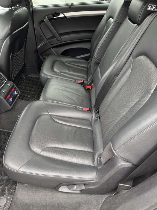 Audi Q7 S-line продається