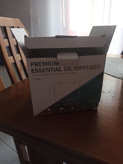 Difusor de óleos essenciais/ humidificador de ambiente