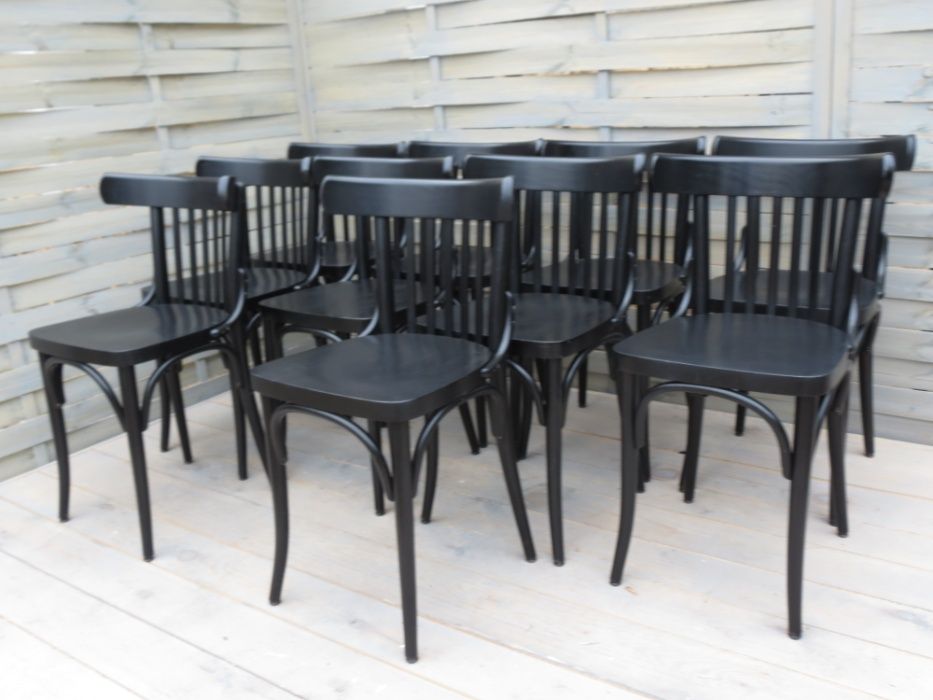 Po renowacji drewniane krzesła Thonet Fameg Vintage czarne restauracja