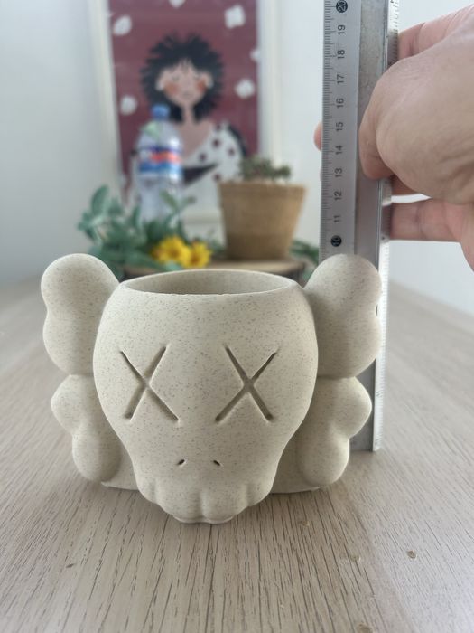 Vaso figura Kaws