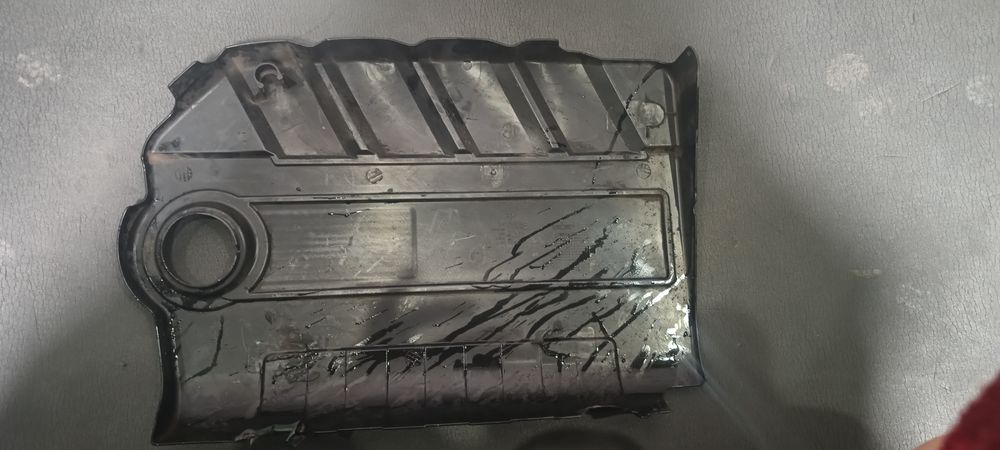 Кришка двигуна Оpel Vectra C 1.9 tdi