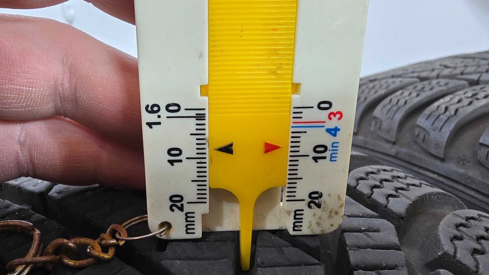 2x zimowe pirelli powergy winter 225/55/17 Jak nowe 24rok 90% bieżnika