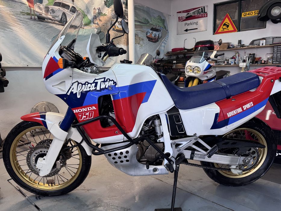 Honda Africa Twin 750 RD04