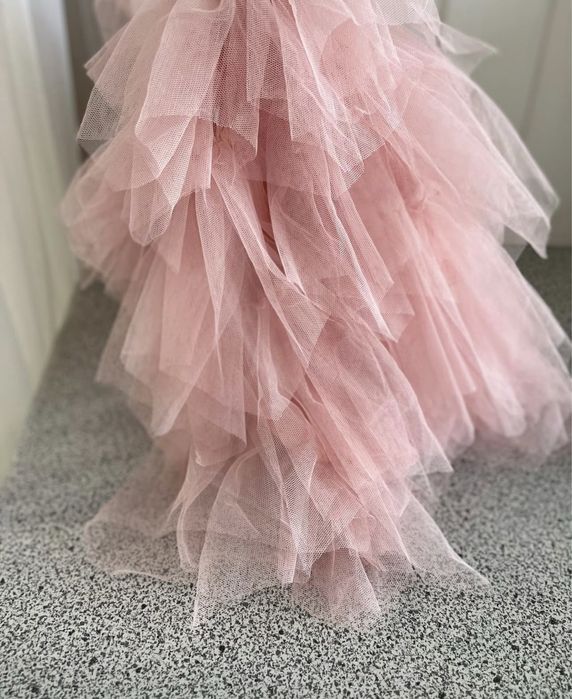 Нарядное платье на 9-12месяцев