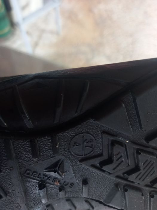 Botas e sapatos biqueira de aço n° 37