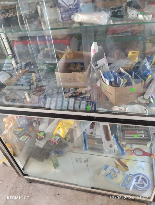 Vitrine em vidro estado usado