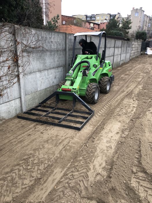 Usługi ładowarką/Glebogryzarka separacyjna/Odśnieżanie