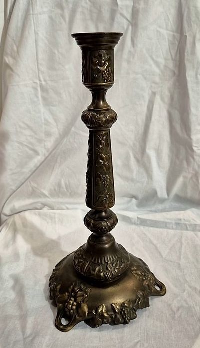 Świecznik,  plater mosiężny stary.